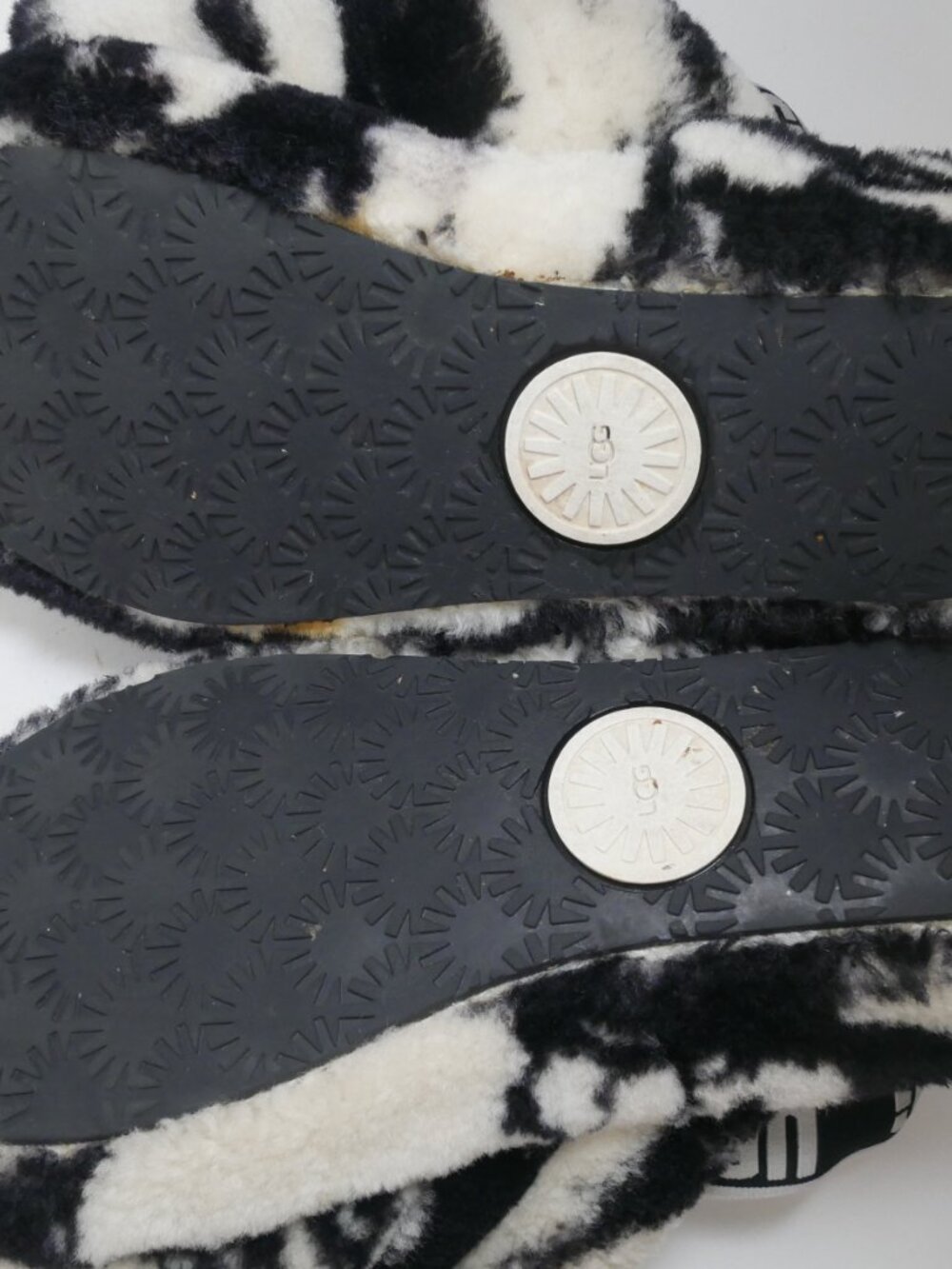 Ugg Fluff Yeah Slide Marble Sandal Slippers Black White Women's Size 8 Strappy - Picture 8 of 8